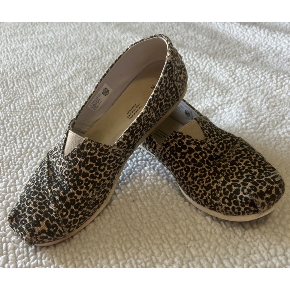 Tom's Women's Size 9 Classic Natural‎ Baby Cheetah Heritage Canvas Shoe with Box